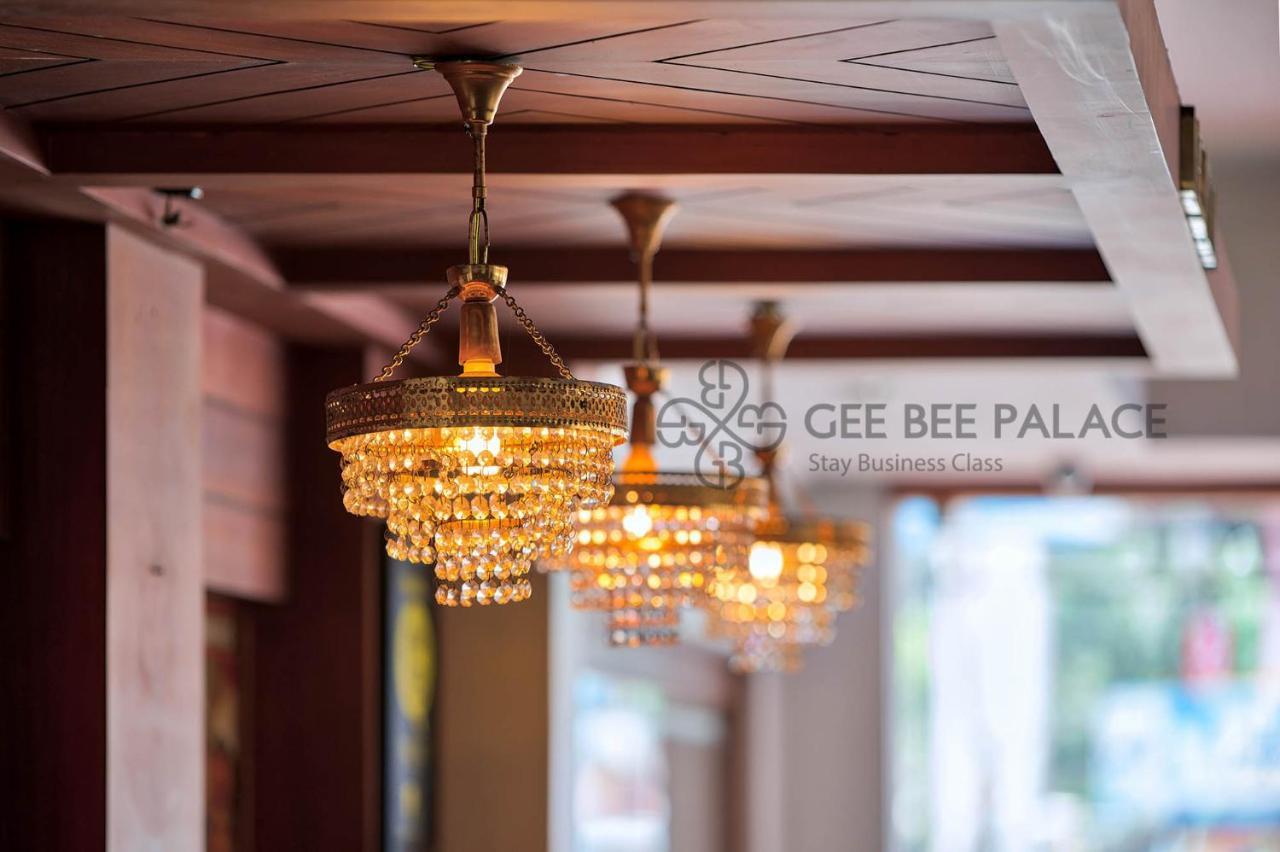 Gee Bee Palace Angamali Exteriör bild